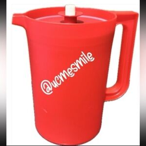 Tupperware Push Button Classic Red Pitcher